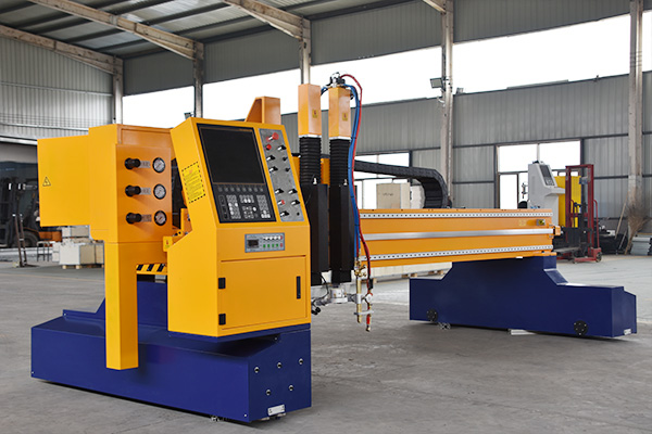 龍門式數(shù)控切割機 龍門式數(shù)控切割機