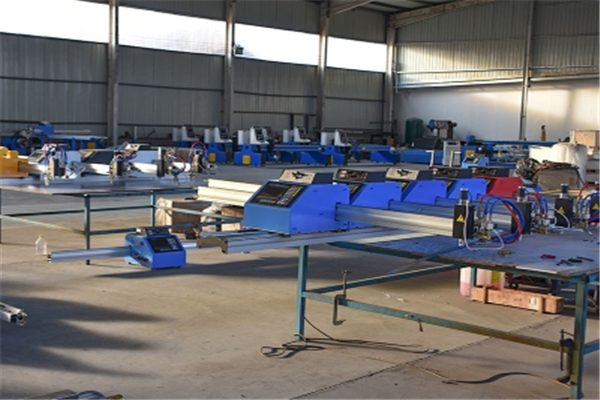 龍門式數(shù)控切割機(jī) 龍門式數(shù)控切割機(jī)