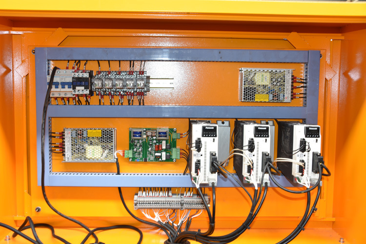 XRSK-LMS重型龍門式數(shù)控切割機芯片電源細節(jié)圖