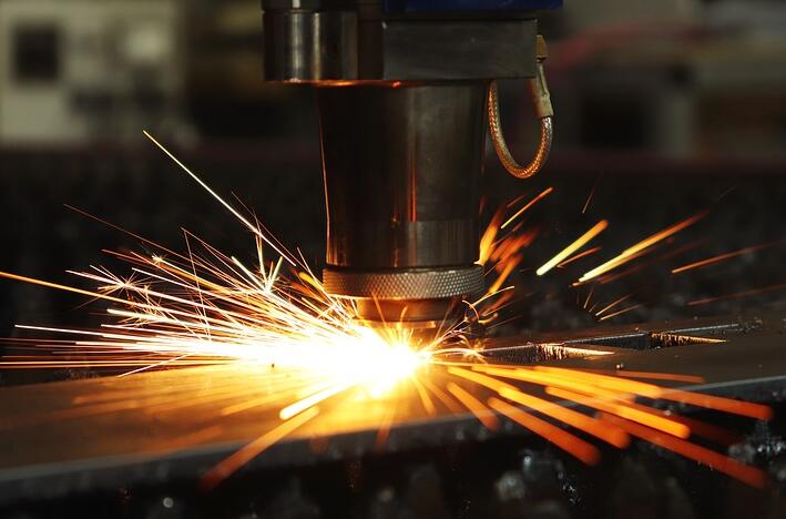 金屬激光切割機(jī)選擇河北信爾提供上門(mén)教學(xué)