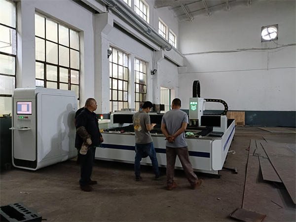 高功率數(shù)控激光切割機(jī)03
